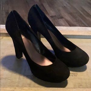 Jessica Simpson Black Suede pumps